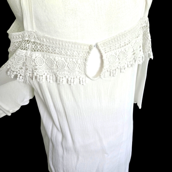 Hailey Lyn cold shoulder lined short sleeve lace trim key hole back size L - Picture 3 of 6